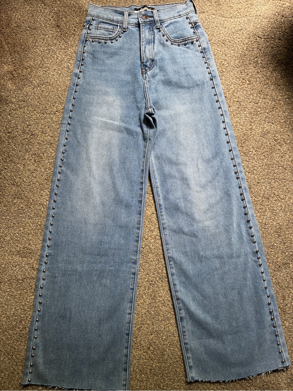 Vibrant M.I.U. Studded Jeans (1/24)